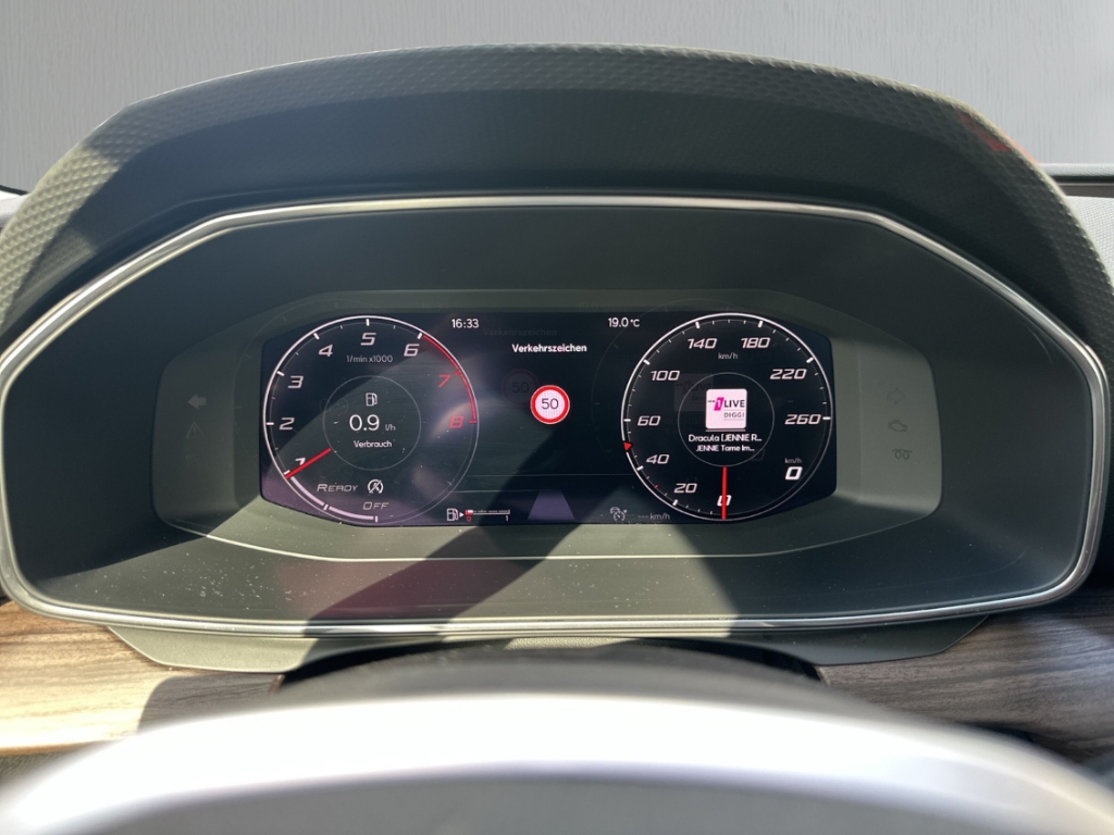 Fahrzeugabbildung SEAT Leon ST 1.5 TSI Xcellence LED Navi ACC SHZ PDC