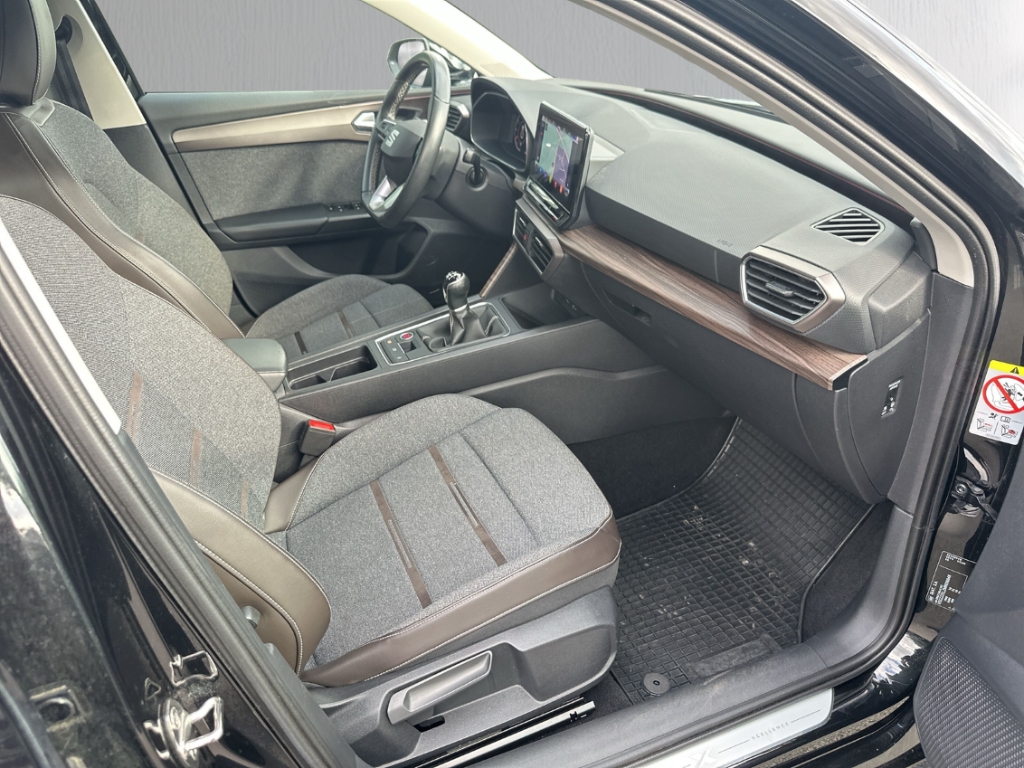 Fahrzeugabbildung SEAT Leon ST 1.5 TSI Xcellence LED Navi ACC SHZ PDC