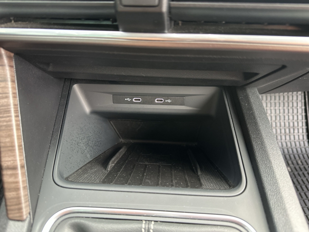 Fahrzeugabbildung SEAT Leon ST 1.5 TSI Xcellence LED Navi ACC SHZ PDC