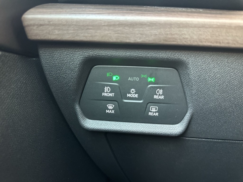 Fahrzeugabbildung SEAT Leon ST 1.5 TSI Xcellence LED Navi ACC SHZ PDC