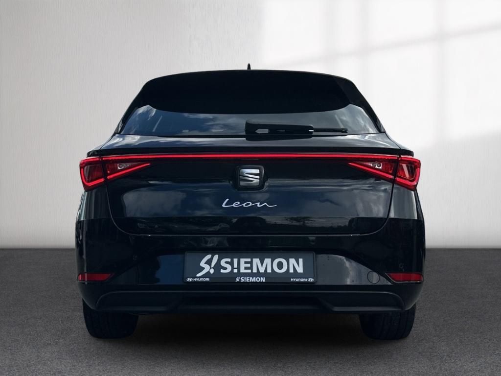 Fahrzeugabbildung SEAT Leon ST 1.5 TSI Xcellence LED Navi ACC SHZ PDC
