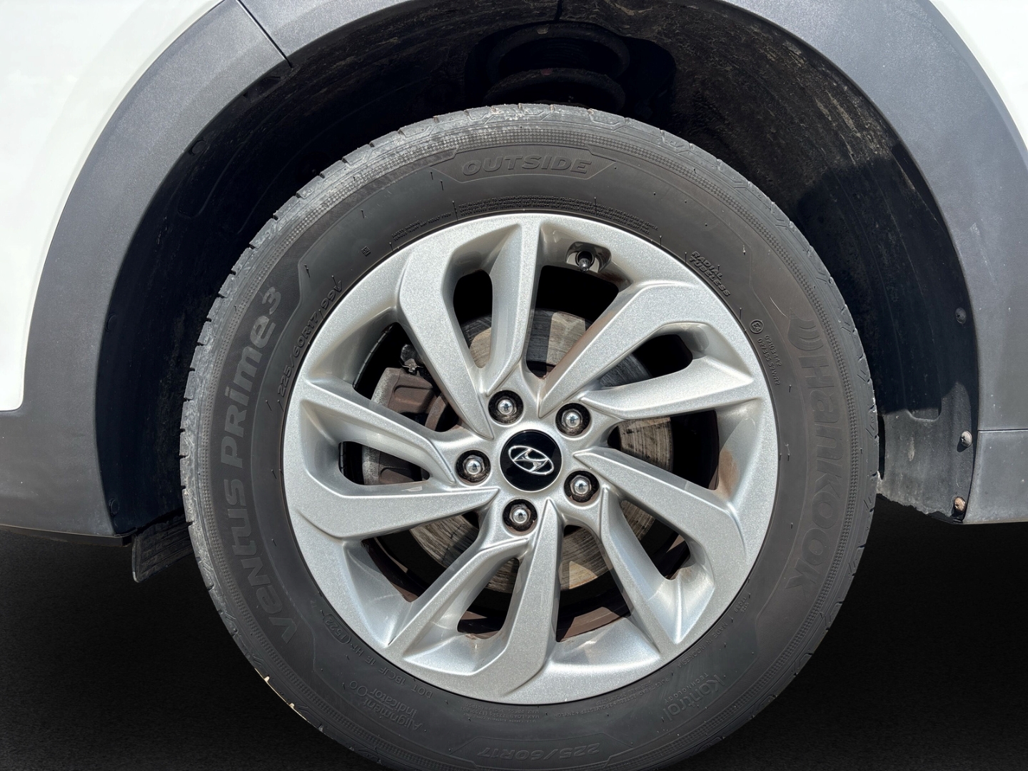 Fahrzeugabbildung Hyundai TUCSON blue 2WD 1.6 T-GDI Classic Navi SHZ PDC GRA