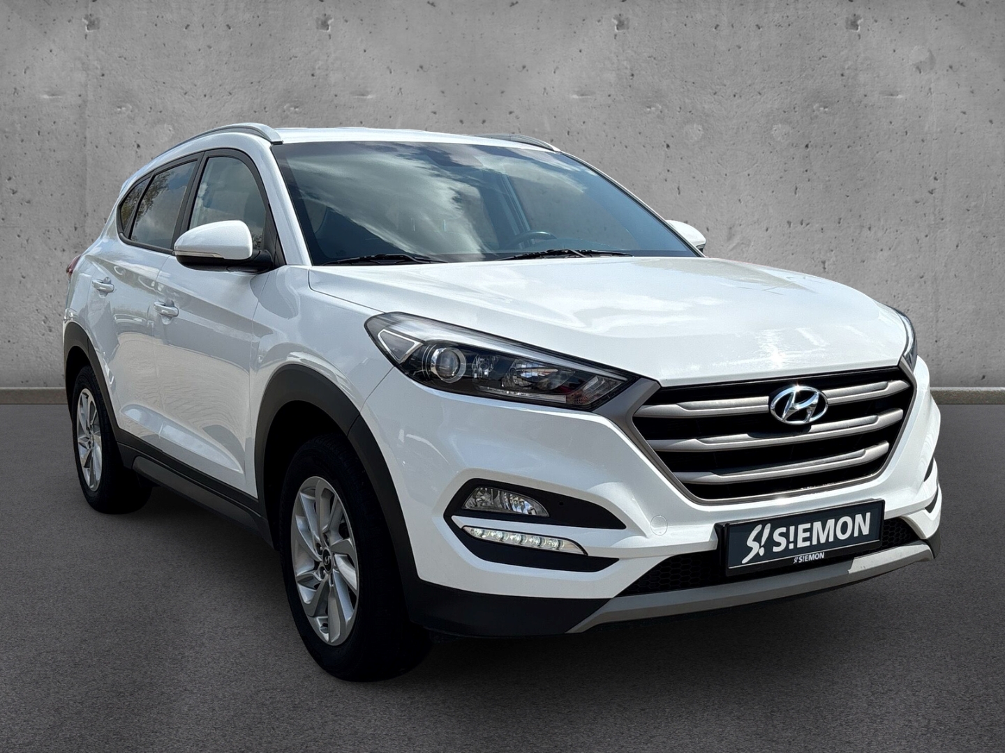 Fahrzeugabbildung Hyundai TUCSON blue 2WD 1.6 T-GDI Classic Navi SHZ PDC GRA