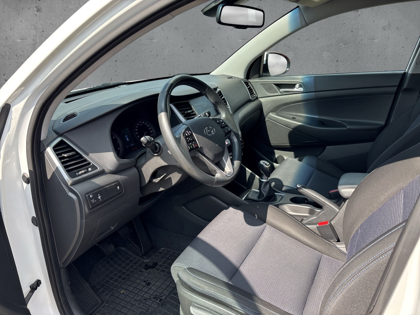 Fahrzeugabbildung Hyundai TUCSON blue 2WD 1.6 T-GDI Classic Navi SHZ PDC GRA