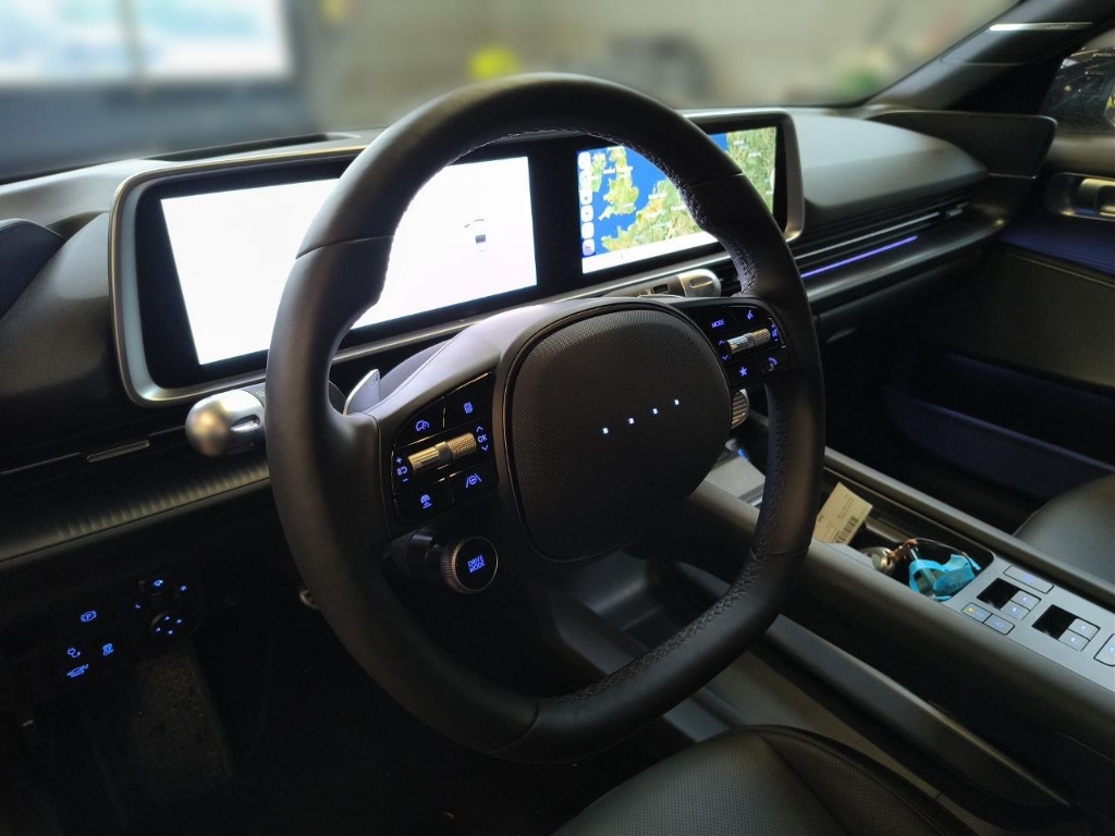 Fahrzeugabbildung Hyundai IONIQ 6 77,4kWh 4WD UNIQ 20LM HUD Navi Digitales Cockpit Memory Sitze Soundsystem