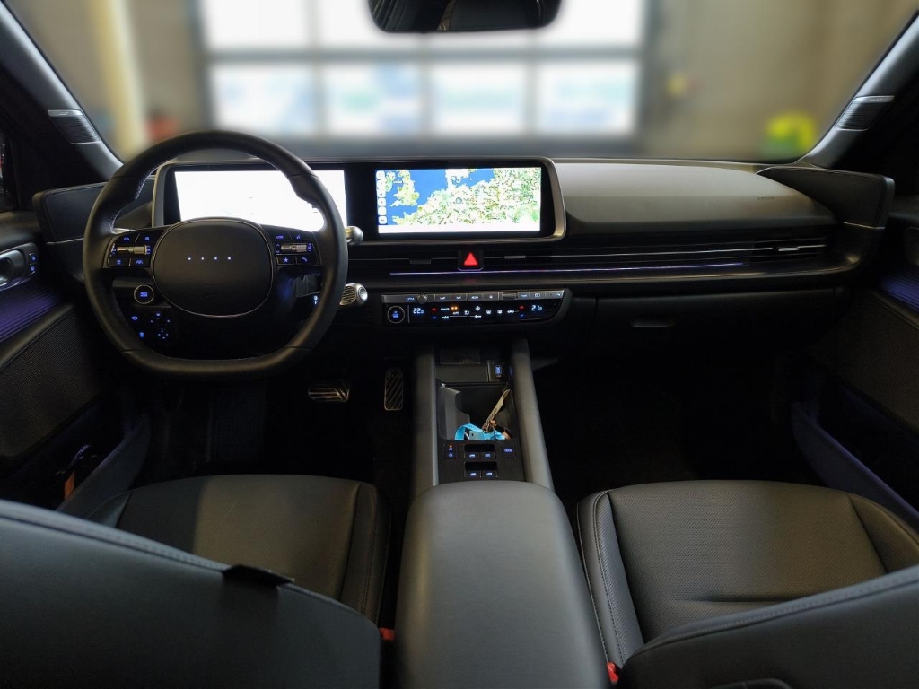 Fahrzeugabbildung Hyundai IONIQ 6 77,4kWh 4WD UNIQ 20LM HUD Navi Digitales Cockpit Memory Sitze Soundsystem