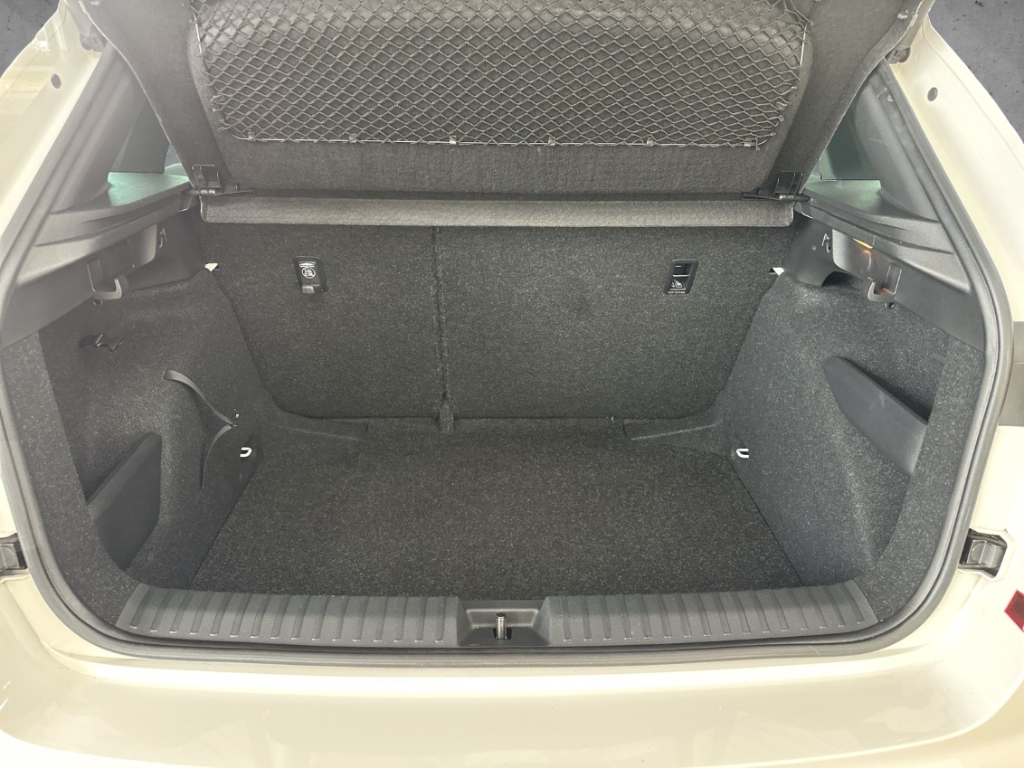 Fahrzeugabbildung SKODA Kamiq 1.5 TSI DSG MonteCarlo Pano Navi Tempo SHZ