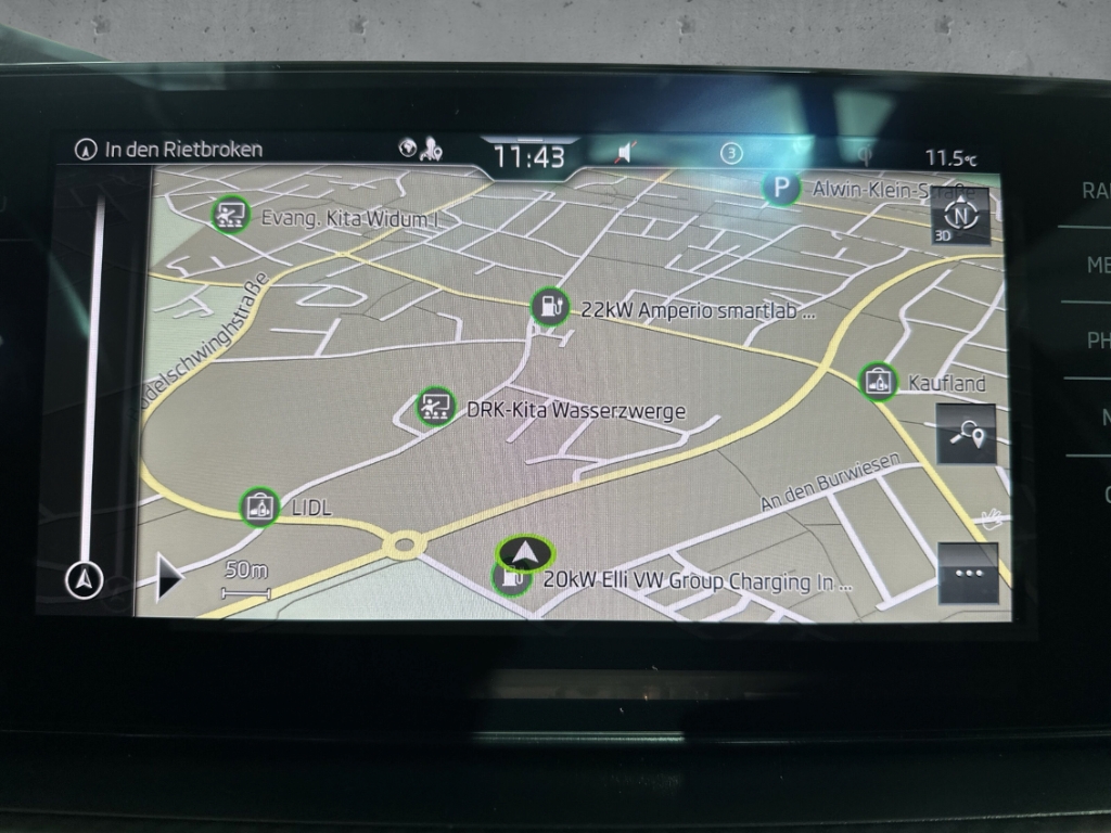 Fahrzeugabbildung SKODA Kamiq 1.5 TSI DSG MonteCarlo Pano Navi Tempo SHZ