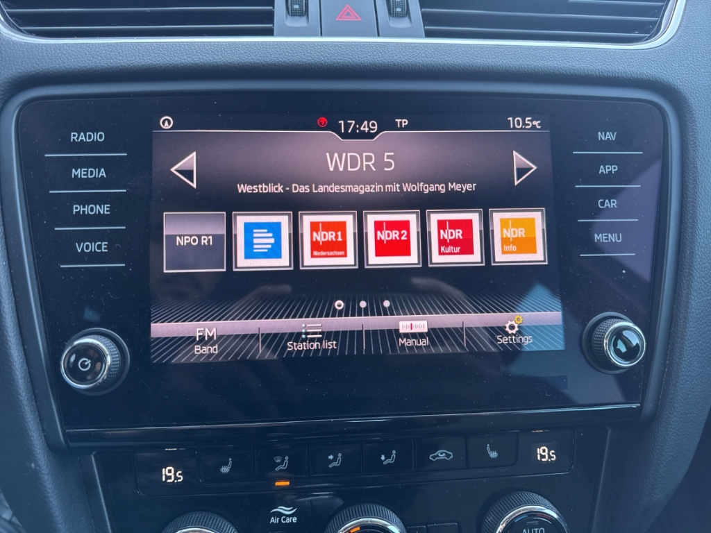 Fahrzeugabbildung SKODA Octavia Combi COMBI Soleil Tagfahrlicht ESP