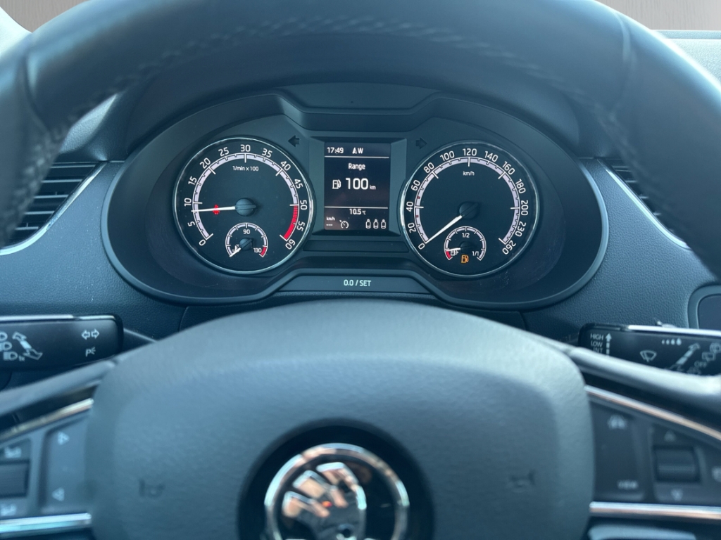 Fahrzeugabbildung SKODA Octavia Combi COMBI Soleil Tagfahrlicht ESP