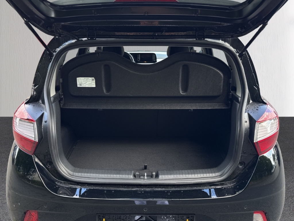 Fahrzeugabbildung Hyundai i10 Prime R-Kam Navi SHZ LHZ Klimaauto Tempomat