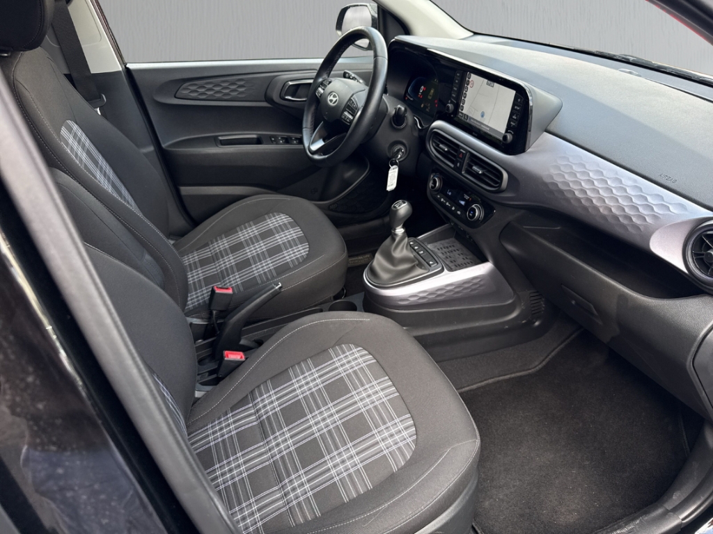 Fahrzeugabbildung Hyundai i10 Prime R-Kam Navi SHZ LHZ Klimaauto Tempomat