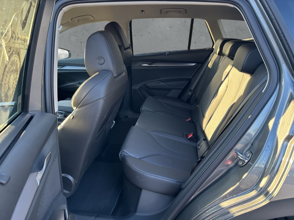 Fahrzeugabbildung SKODA Enyaq 85 Selection Suite Plus-Paket AHK LM20