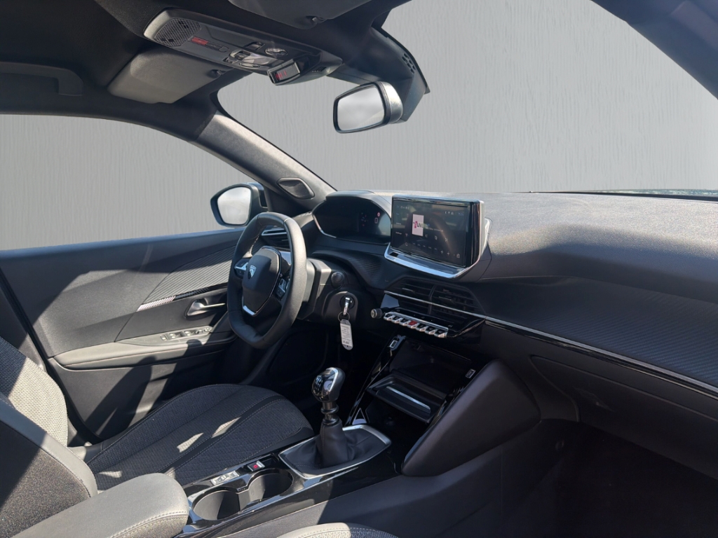 Fahrzeugabbildung Peugeot 2008 Allure LED PDC Kamera Alu 17