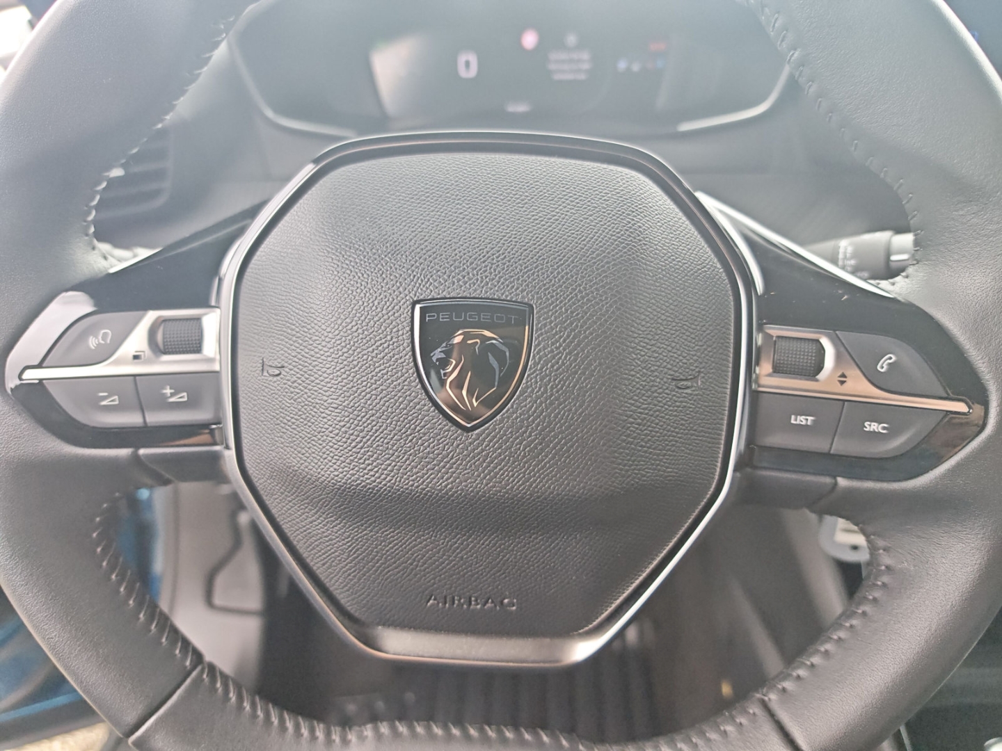 Fahrzeugabbildung Peugeot 2008 1.2 PureTech Allure LED Klimaauto PDC LM17