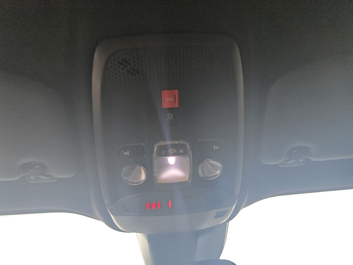 Fahrzeugabbildung Peugeot 2008 1.2 PureTech Allure LED Klimaauto PDC LM17