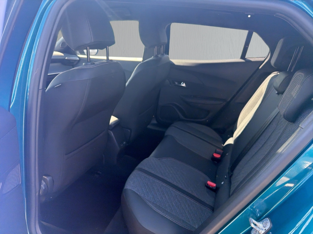 Fahrzeugabbildung Peugeot 2008 Allure LED PDC Kamera Alu 17