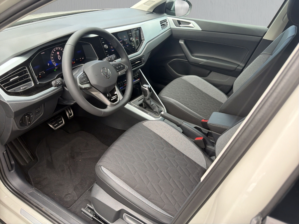 Fahrzeugabbildung Volkswagen Taigo Energy 1.0 TSI DSG ENERGY LED AHK GJR KAMERA Conn
