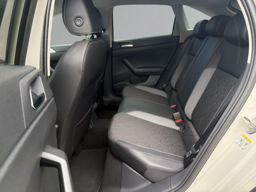 Fahrzeugabbildung Volkswagen Taigo Energy 1.0 TSI DSG ENERGY LED AHK GJR KAMERA Conn