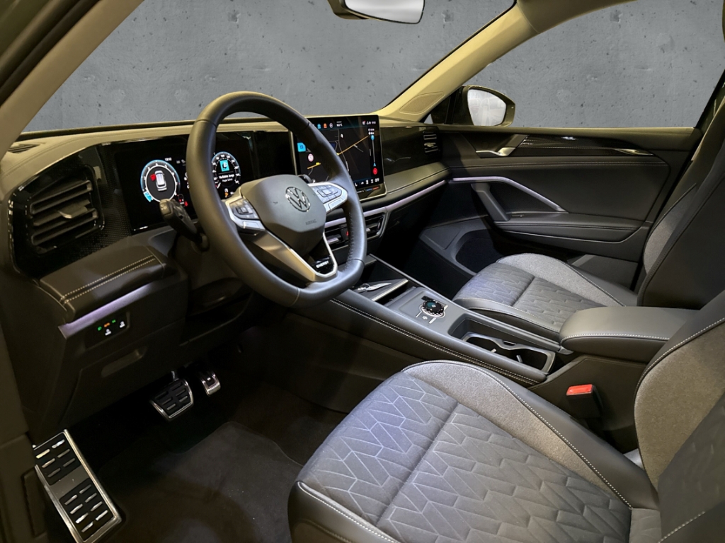 Fahrzeugabbildung Volkswagen Tiguan 1.5 eTSI DSG Energy AHK Navi ACC AreaView
