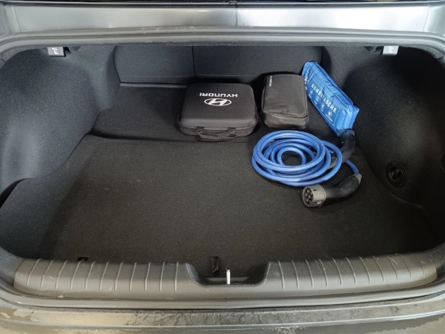 Fahrzeugabbildung Hyundai IONIQ 6 77,4kWh 4WD UNIQ HUD Navi Digitales Cockpit Memory Sitze Soundsystem Bose