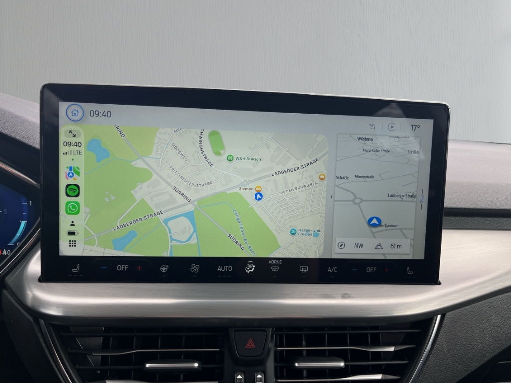Fahrzeugabbildung Ford Focus Turnier 1.5 TDCI EB Titanium X AHK NAVI LED R-Kam SHZ