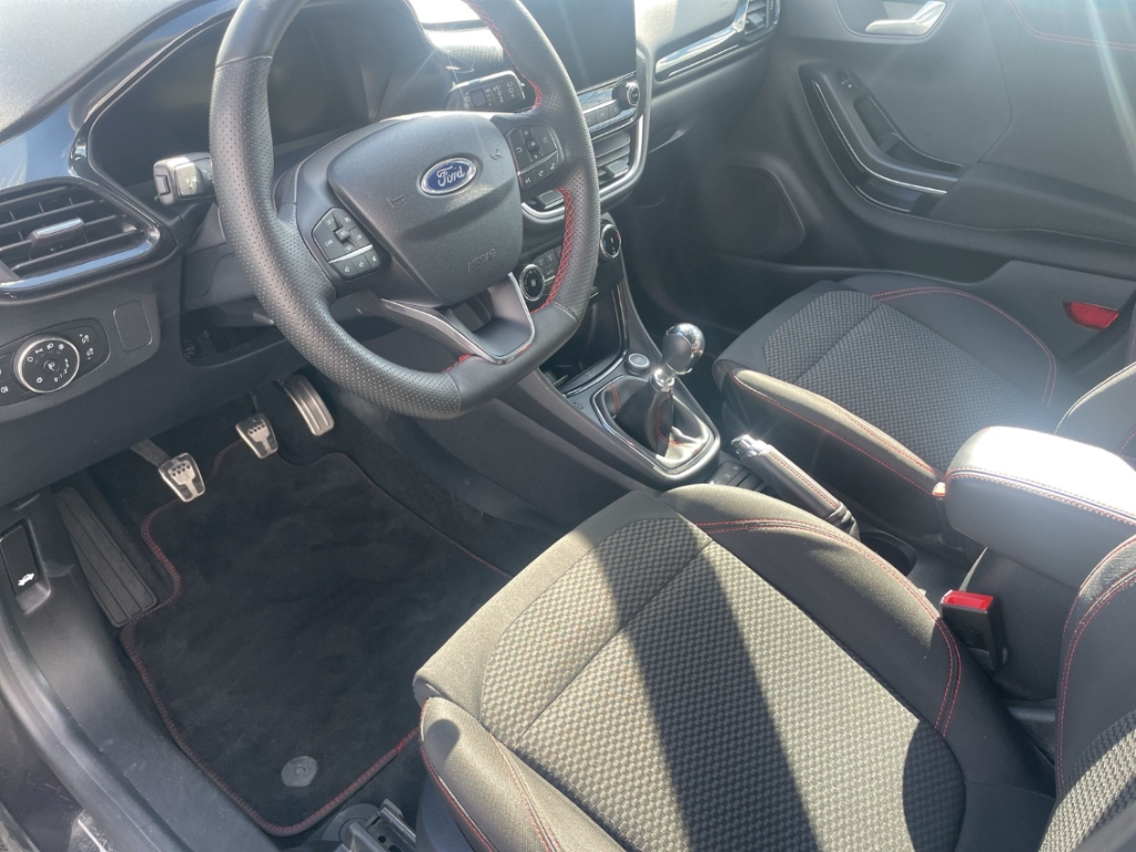 Fahrzeugabbildung Ford Puma 1.0 ecoBoost ST-Line AHK Navi Tempo PDC SHZ