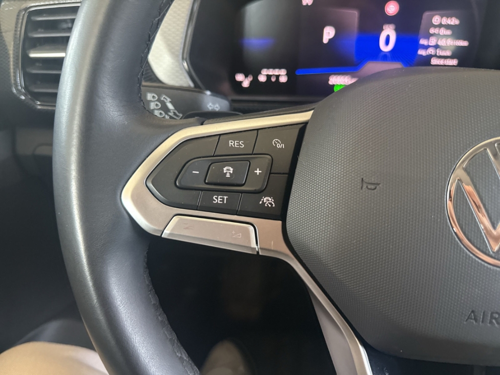 Fahrzeugabbildung Volkswagen T-Cross 1.0 TSI DSG Life LED IQ Drive SHZ RKam CarPlay
