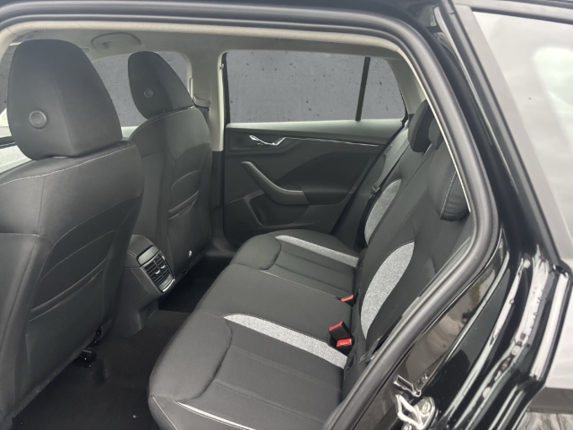 Fahrzeugabbildung SKODA Scala 1.0 TSI SELECTION LED Apple CarPlay Alu