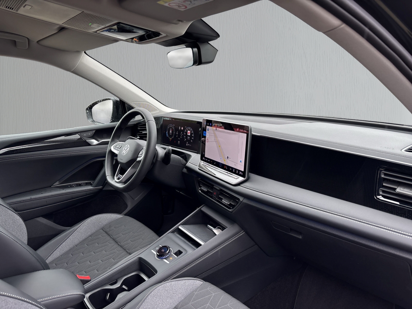 Fahrzeugabbildung Volkswagen Tiguan Life 2.0 TDI DSG Goal AHK LED+ Nav ACC SHZ