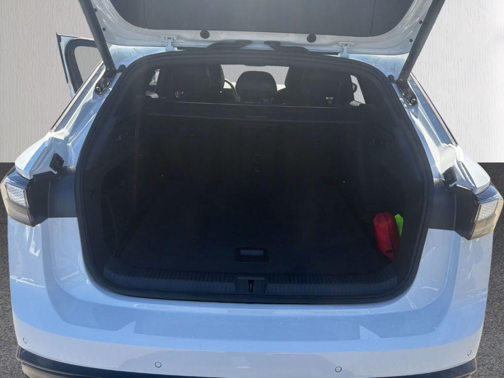 Fahrzeugabbildung Volkswagen ID.7 Tourer Pro S 86 kWh AHK 360-Kamera Navi IQ-Drive