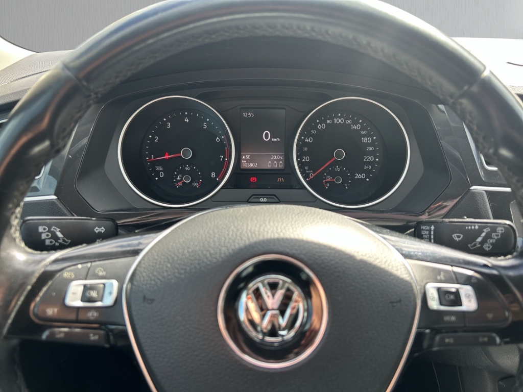 Fahrzeugabbildung Volkswagen Tiguan 1.5 TSI LED Navi Tempo SHZ PDC Keyless