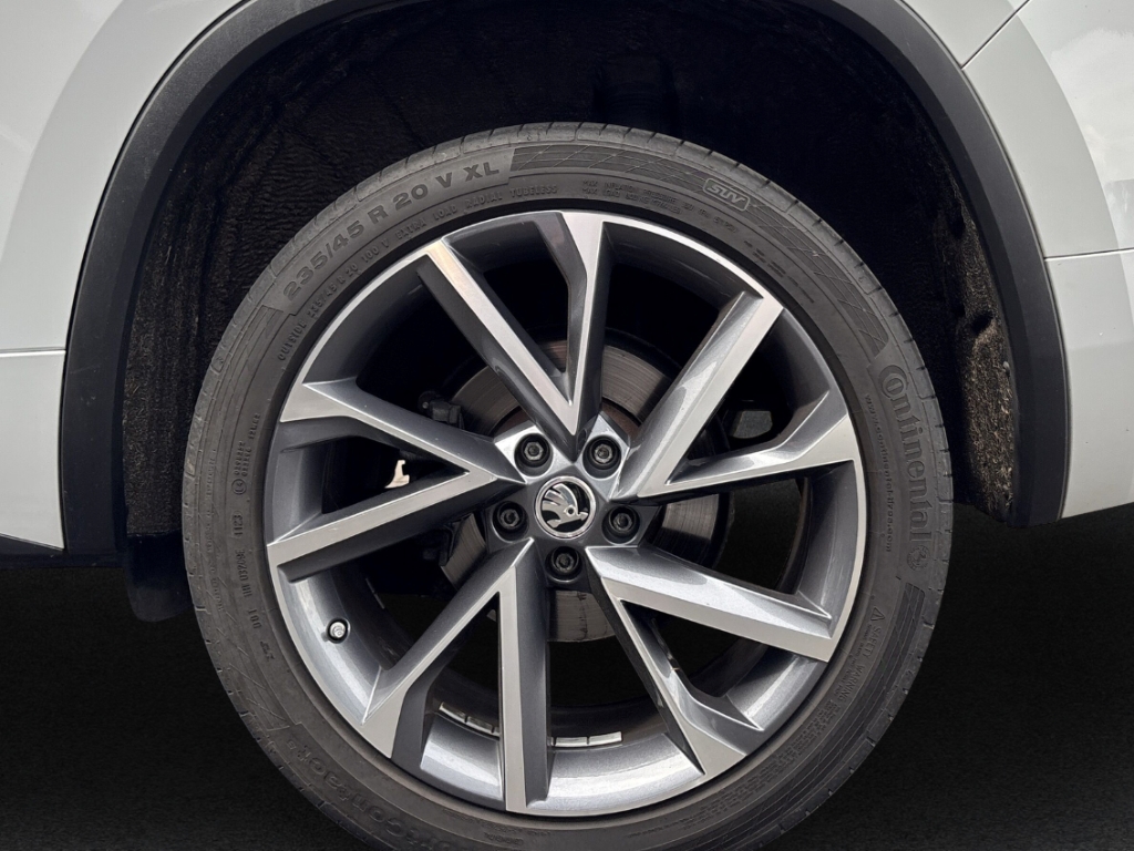 Fahrzeugabbildung SKODA Kodiaq TDI 4x4 DSG Sportline AHK ACC Navi R-Kam