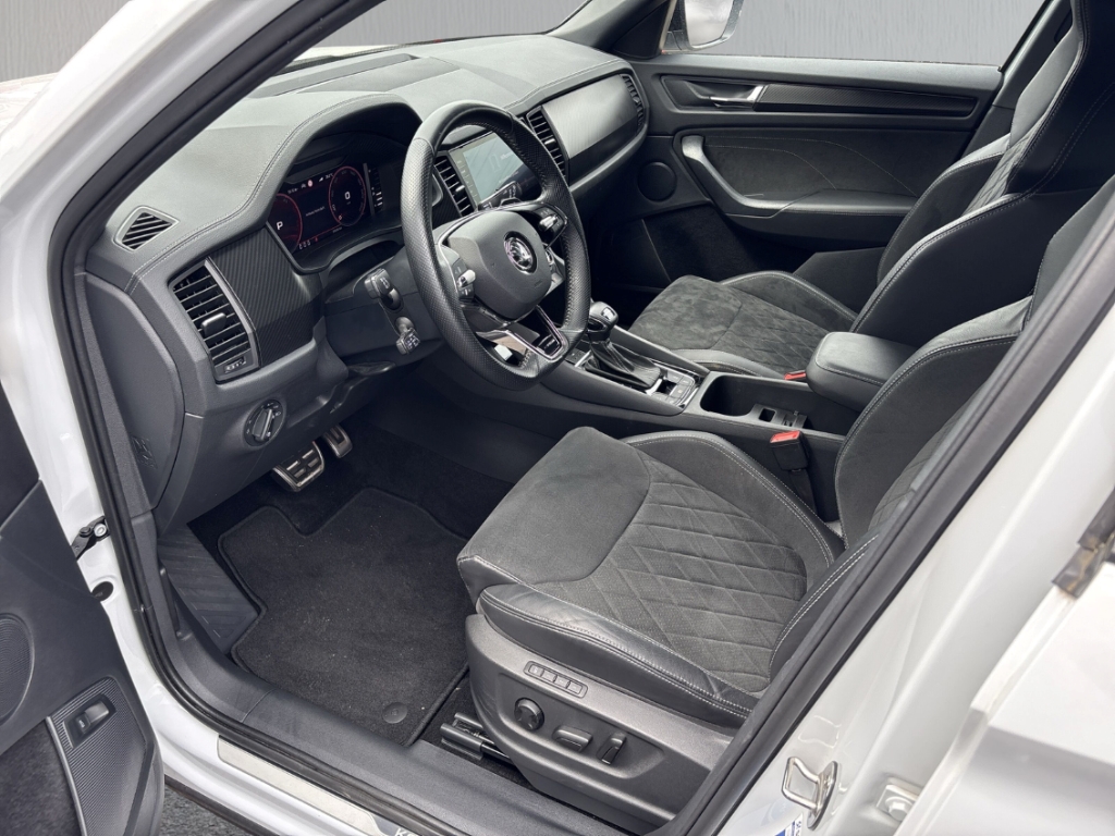 Fahrzeugabbildung SKODA Kodiaq TDI 4x4 DSG Sportline AHK ACC Navi R-Kam