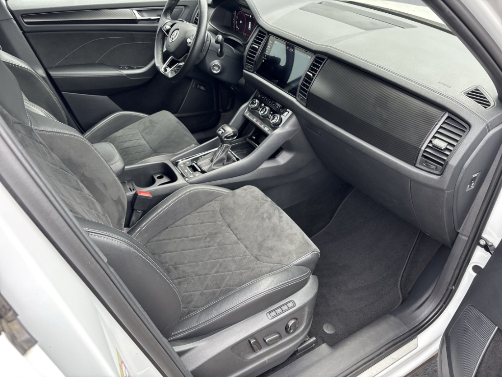 Fahrzeugabbildung SKODA Kodiaq TDI 4x4 DSG Sportline AHK ACC Navi R-Kam