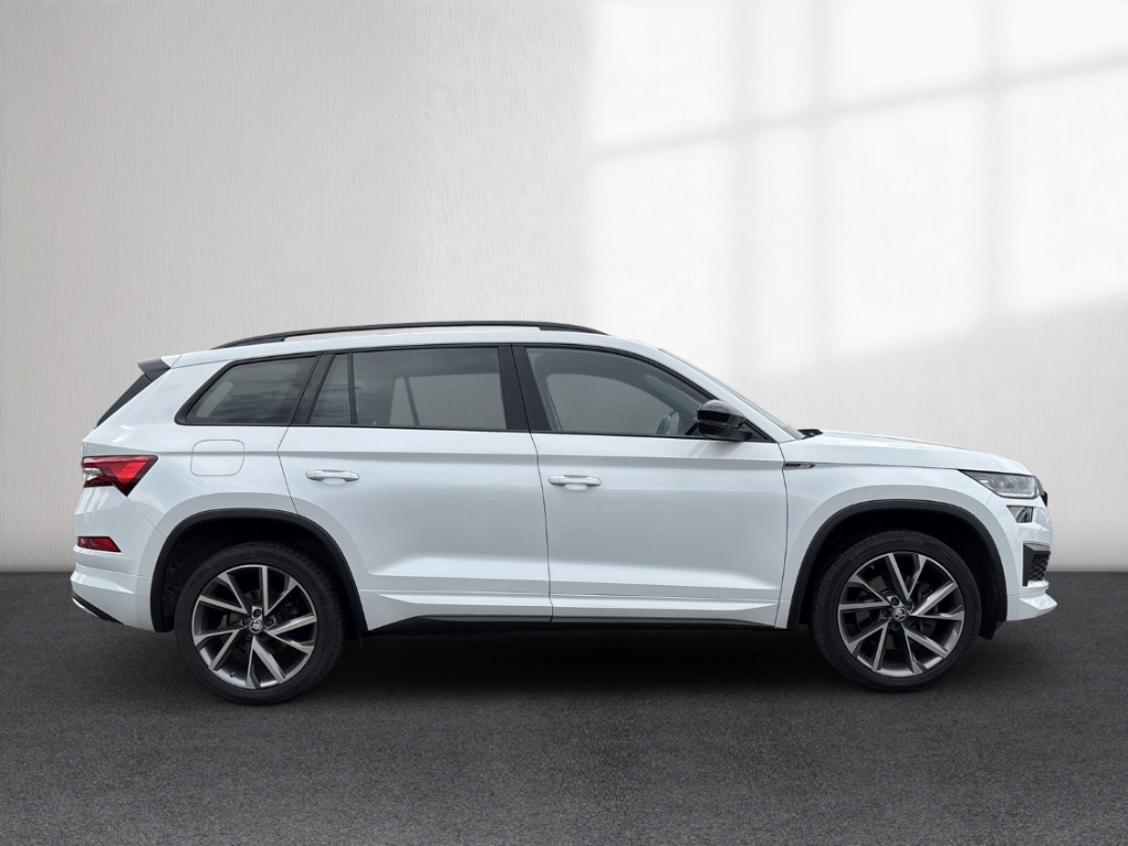 Fahrzeugabbildung SKODA Kodiaq TDI 4x4 DSG Sportline AHK ACC Navi R-Kam