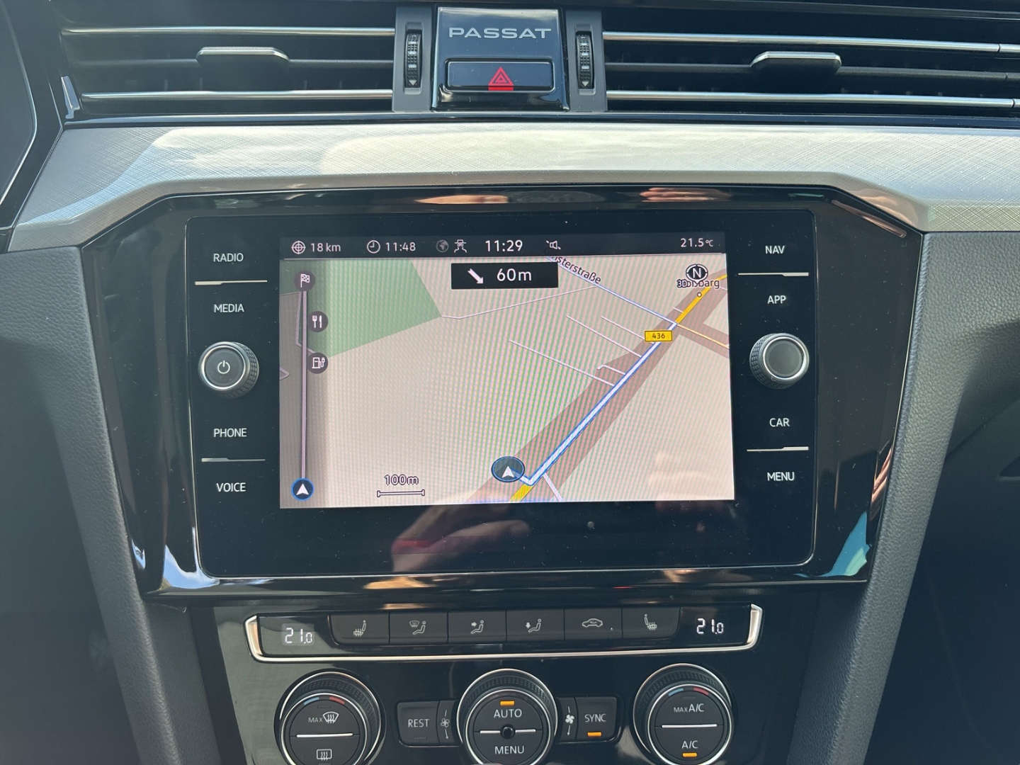 Fahrzeugabbildung Volkswagen Passat 2.0 TDI Business DSG AHK RFK SHZ LED