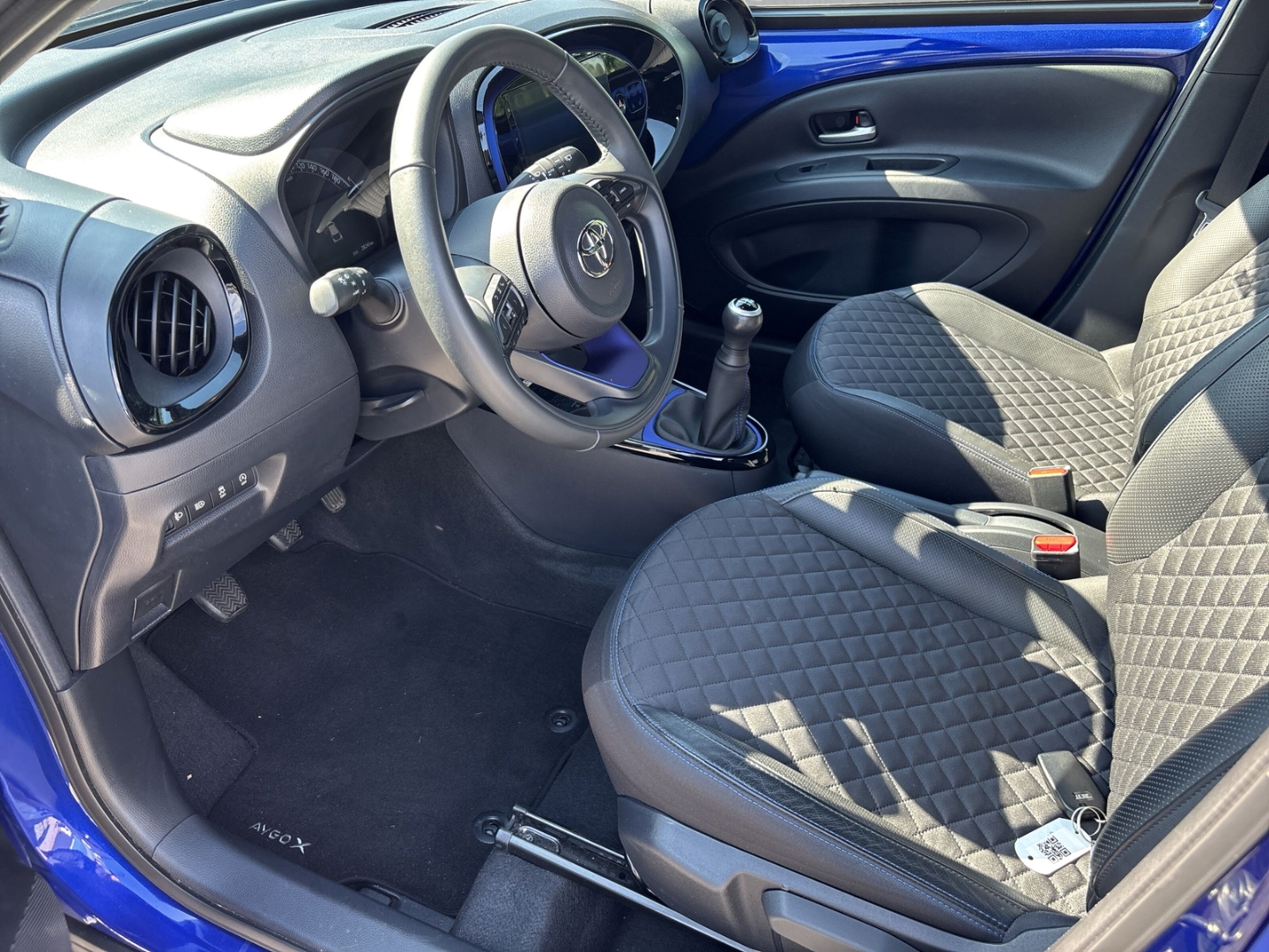 Fahrzeugabbildung Toyota Aygo X Air Explore 1.0B Faltdach Klima PDC Navi