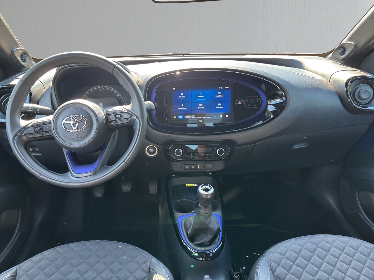 Fahrzeugabbildung Toyota Aygo X Air Explore 1.0B Faltdach Klima PDC Navi