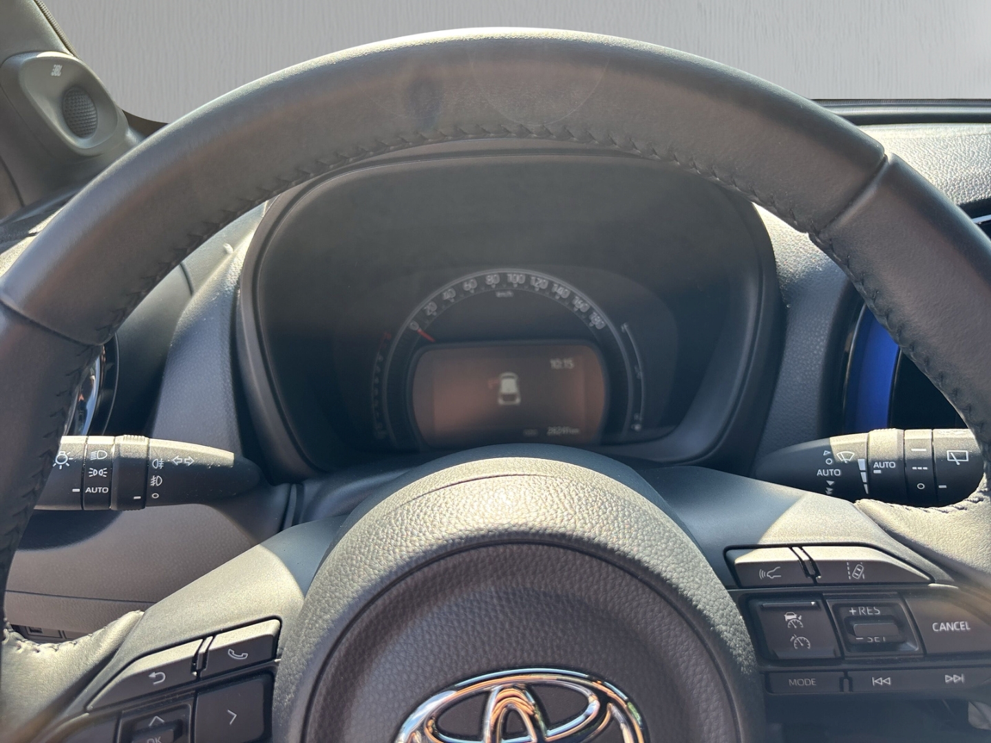 Fahrzeugabbildung Toyota Aygo X Air Explore 1.0B Faltdach Klima PDC Navi