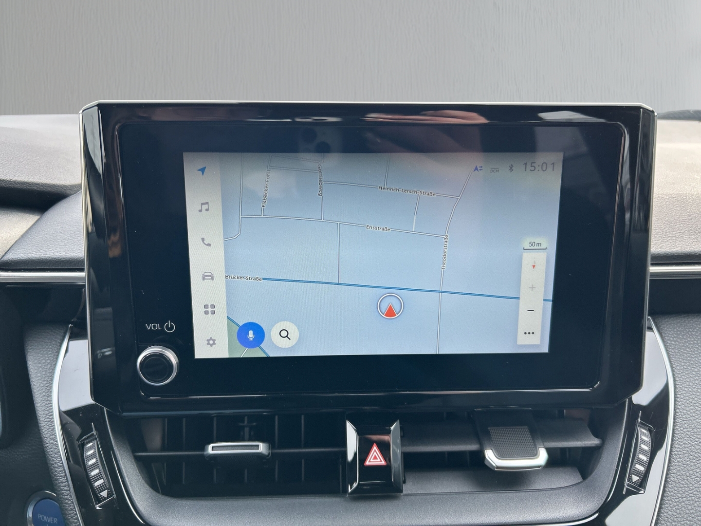 Fahrzeugabbildung Toyota Corolla TS Hybrid Business AHK NAV TEMP SHZ LED