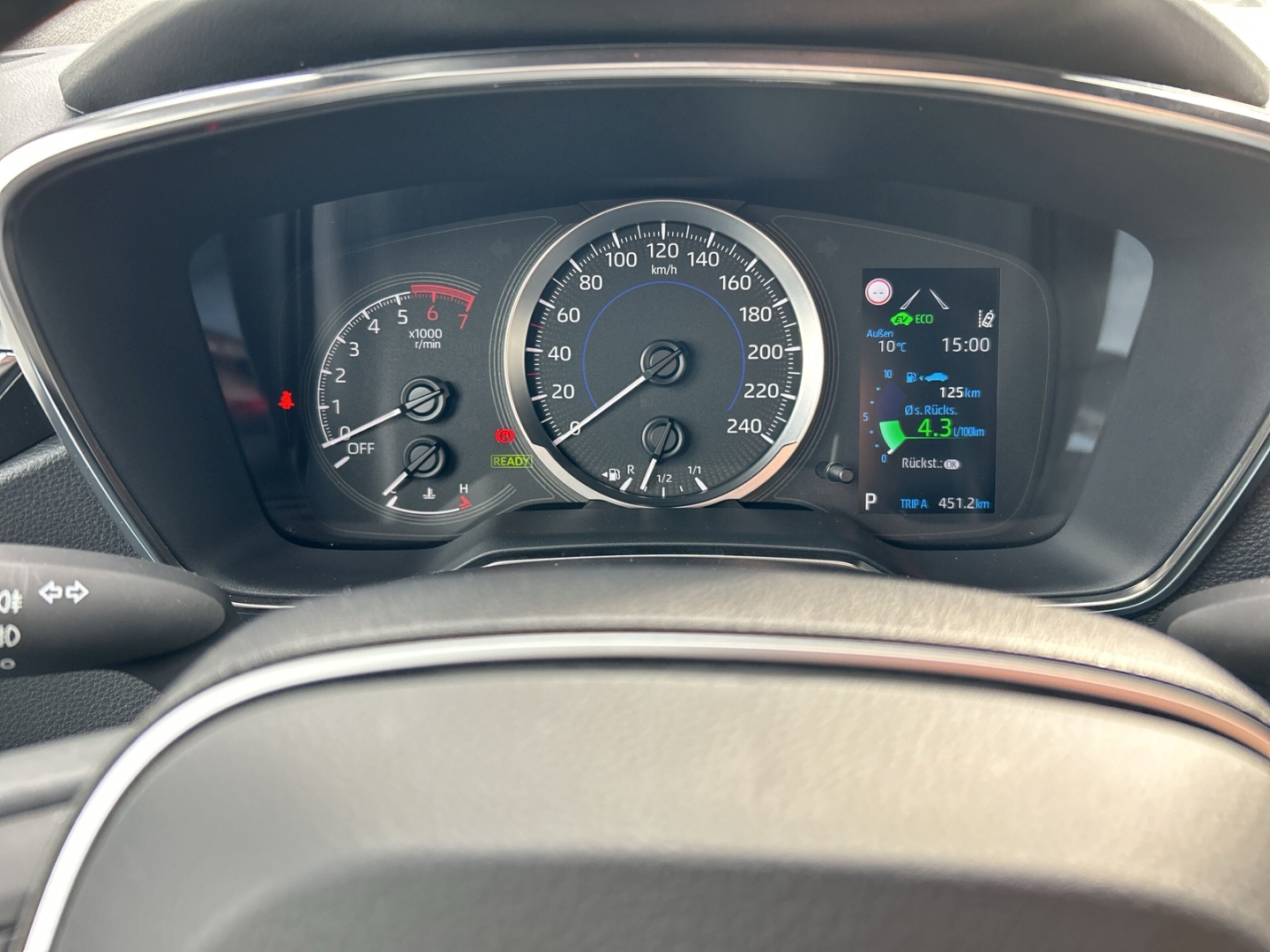 Fahrzeugabbildung Toyota Corolla TS Hybrid Business AHK NAV TEMP SHZ LED