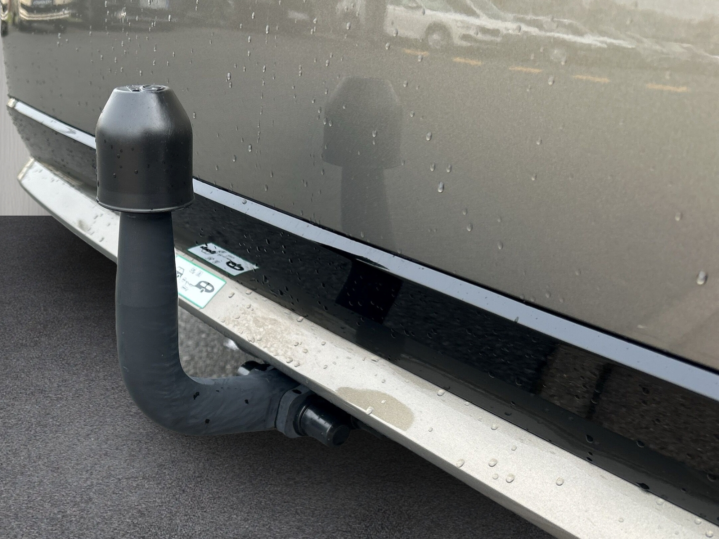 Fahrzeugabbildung Toyota Corolla TS Hybrid Business AHK NAV TEMP SHZ LED