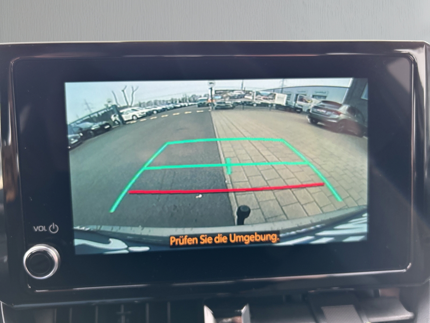 Fahrzeugabbildung Toyota Corolla TS Hybrid Business AHK NAV TEMP SHZ LED