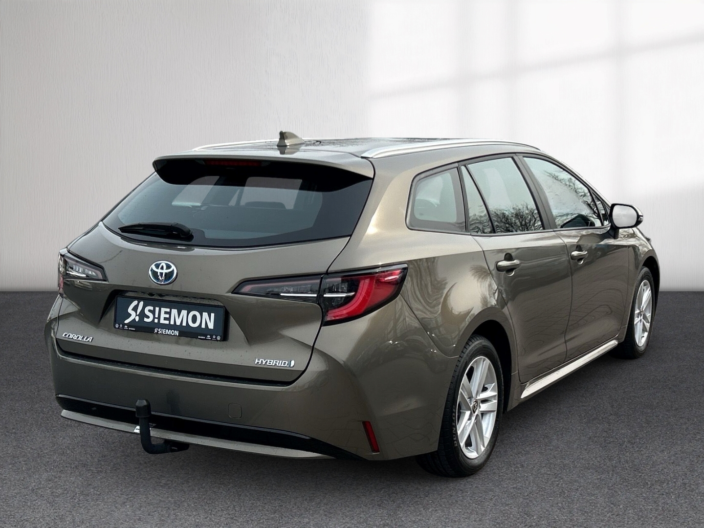 Fahrzeugabbildung Toyota Corolla TS Hybrid Business AHK NAV TEMP SHZ LED