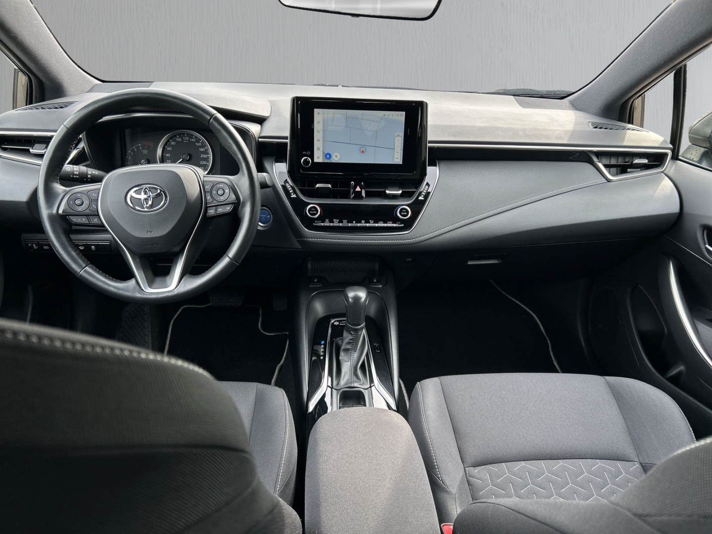 Fahrzeugabbildung Toyota Corolla TS Hybrid Business AHK NAV TEMP SHZ LED