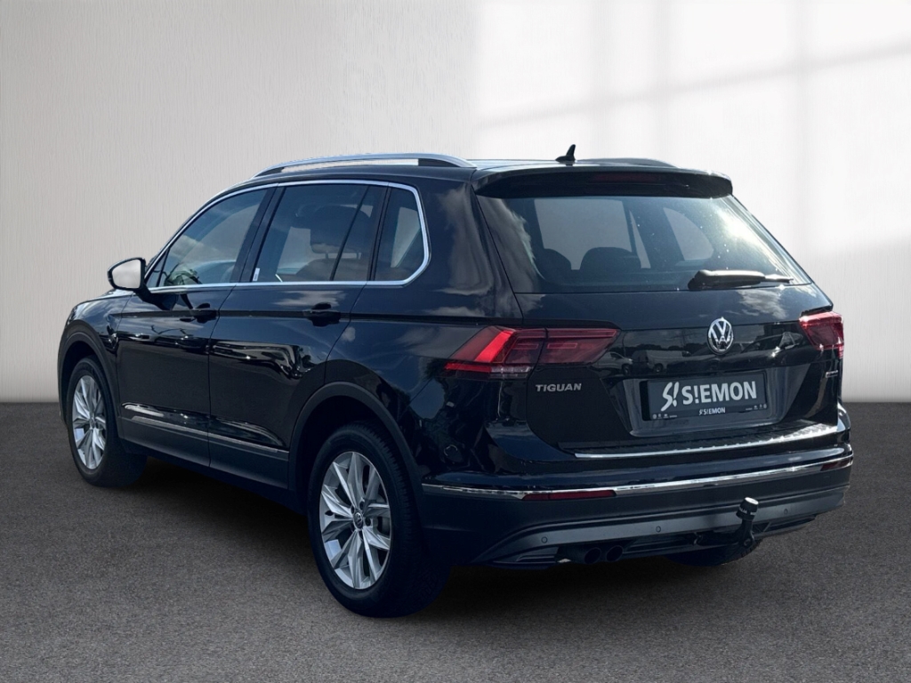 Fahrzeugabbildung Volkswagen Tiguan Highline 4Motion AHK ACC RFK NAV LED KLIM