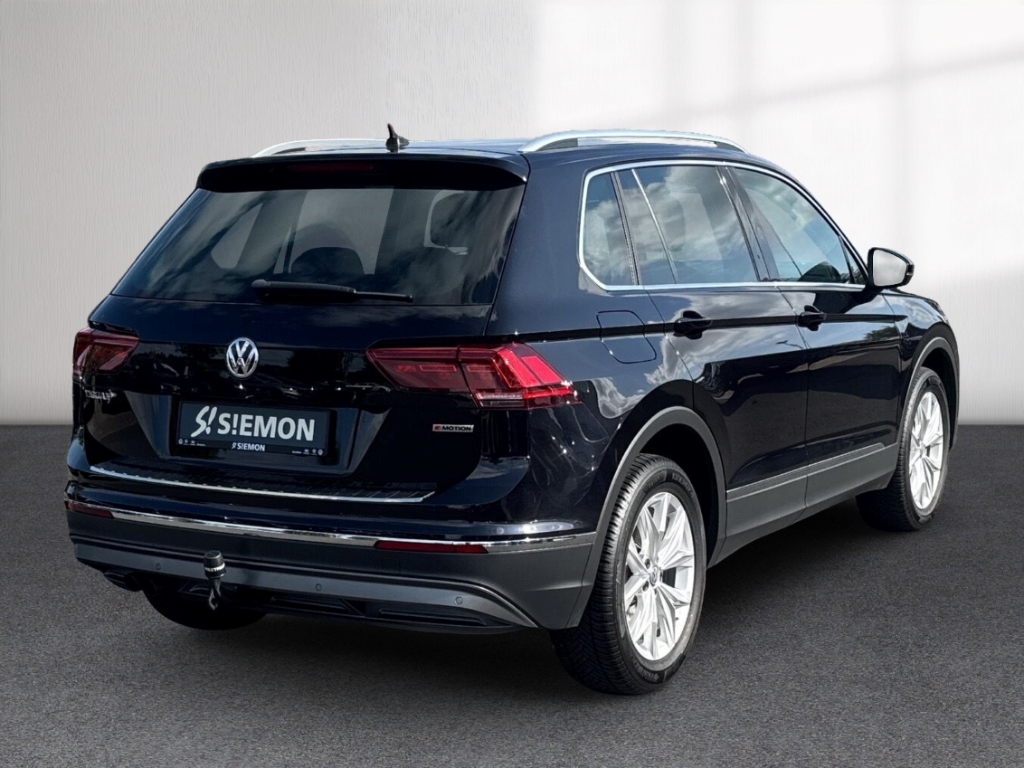 Fahrzeugabbildung Volkswagen Tiguan Highline 4Motion AHK ACC RFK NAV LED KLIM