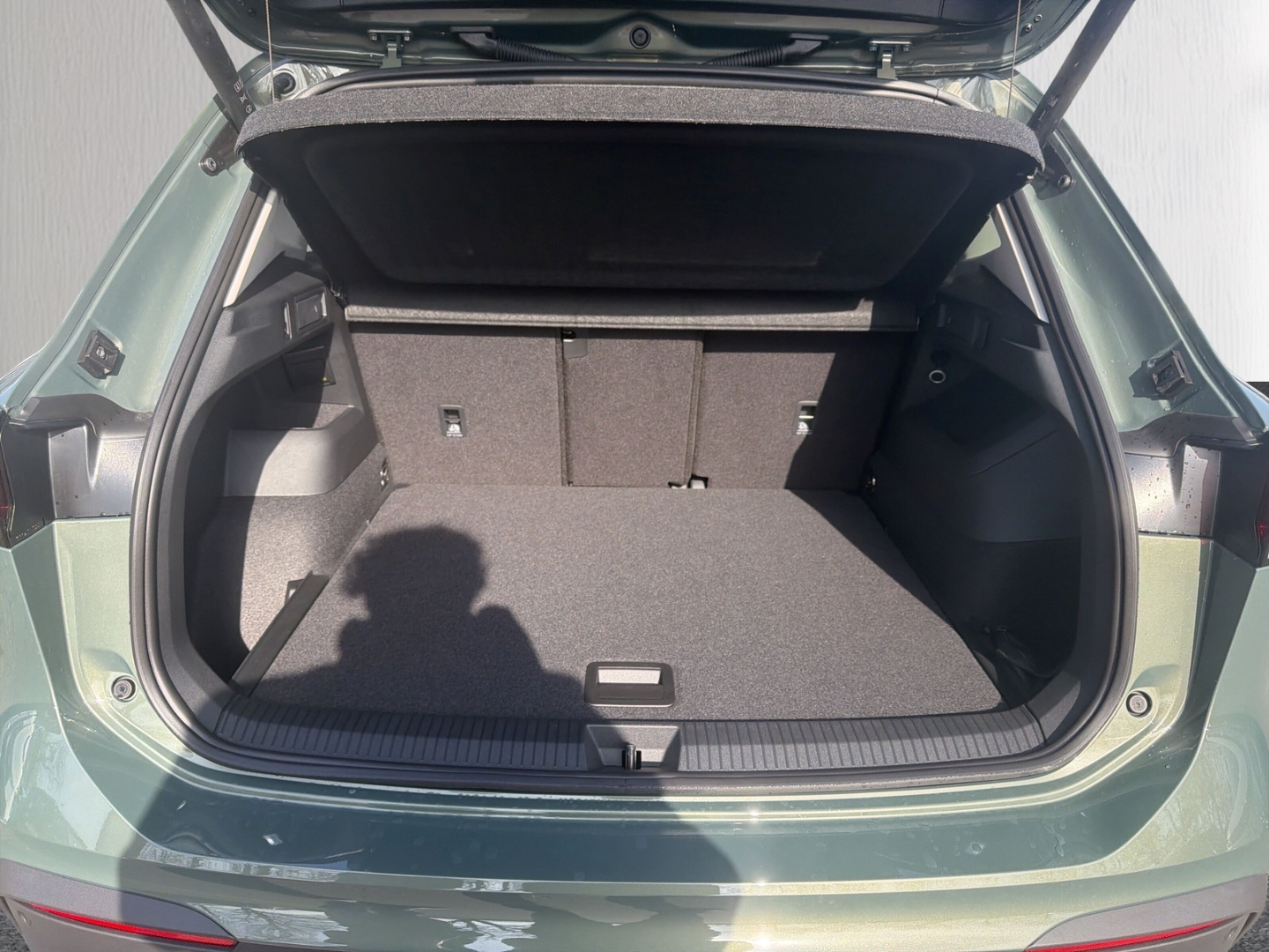 Fahrzeugabbildung Volkswagen Tiguan 1.5 eTSI DSG ENERGY LED AHK NAVI LM18 GJR