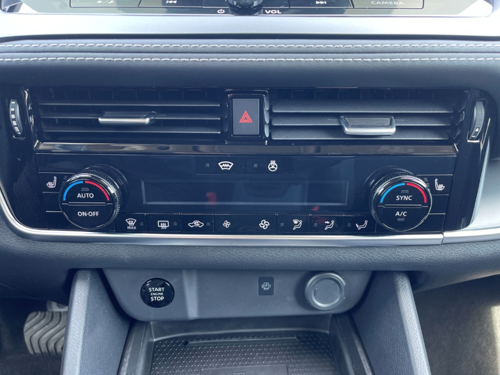 Fahrzeugabbildung Nissan Qashqai 1,3 DIG-T MEHV 158 XTRO N-Connecta LED WINTER LM18 RFK
